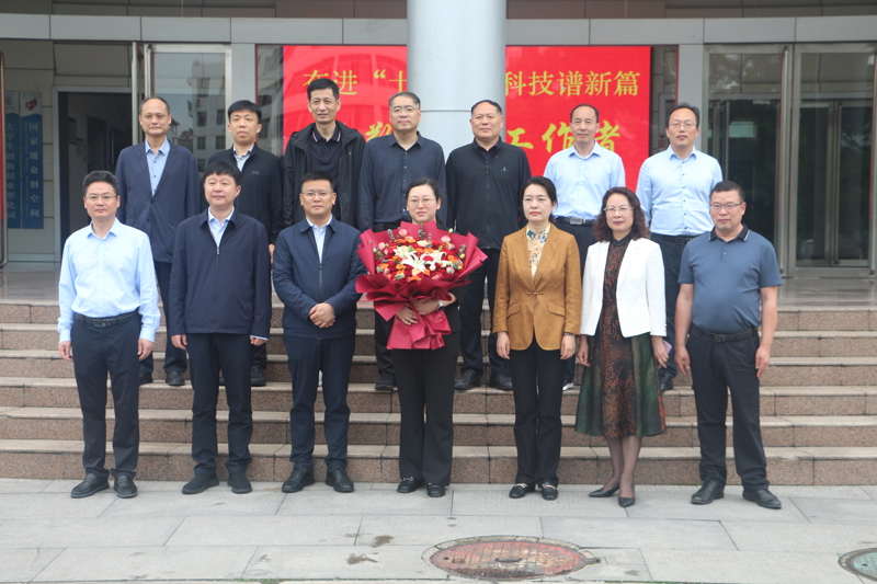 市领导走访慰问科技工作者代表